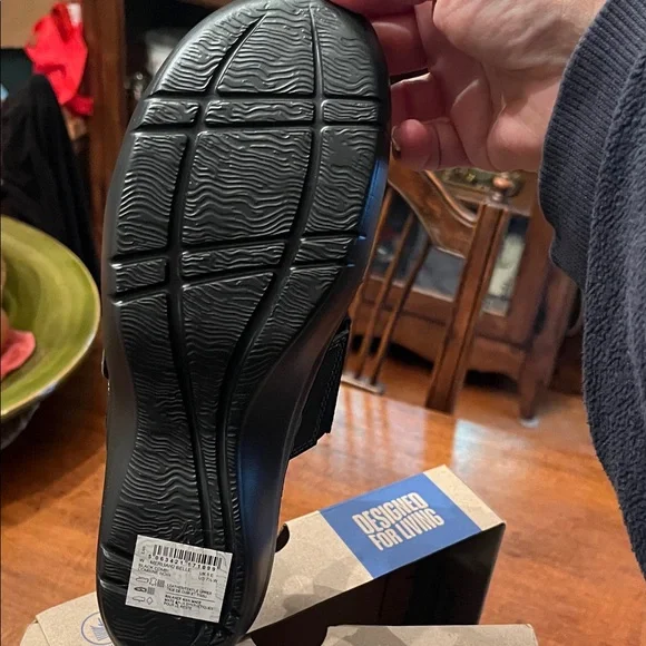 NEW Clarks Black Floral Embellished Mules - Picture 3 of 6